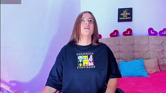 Snapshot of Catherine_summer1 chatting on November 8, 2025, 4:05 am Catherine summer1 online show from November 8, 2025, 4:05 am