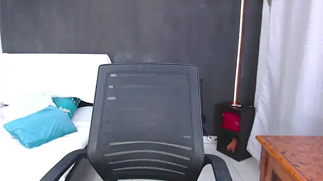 SusanLeroy online show from April 15, 2026, 8:53 am