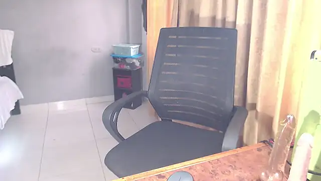 SusanLeroy online show from October 28, 2025, 11:09 am