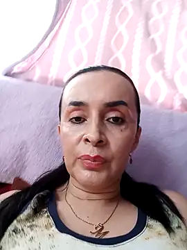 Samantha Sullivan  online show from October 6, 2025, 8:09 pm