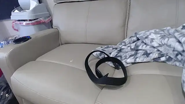 overaveragefreak4you online show from February 5, 2026, 10:05 pm