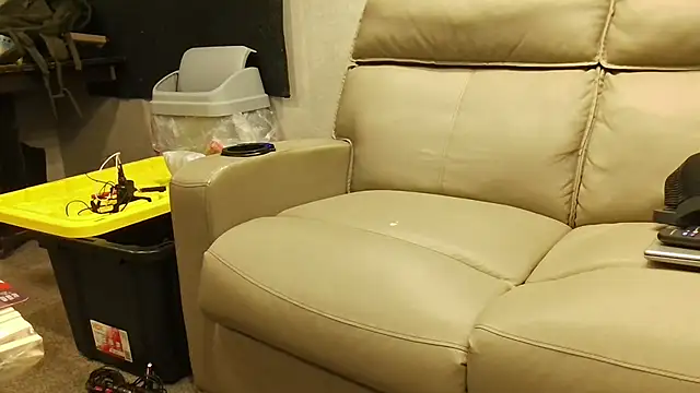 overaveragefreak4you online show from January 9, 2026, 9:05 am