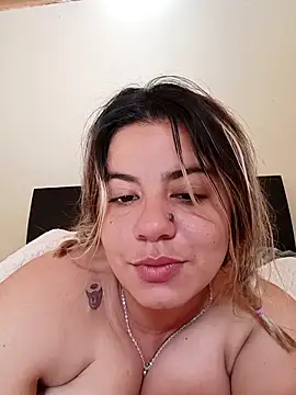 Candy sr online show from November 23, 2025, 2:05 pm