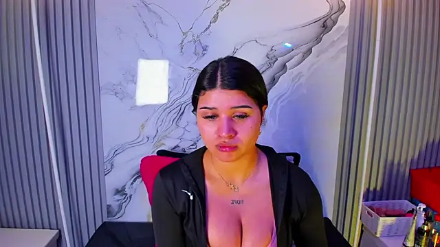 venusowen  online show from April 9, 2026, 2:01 pm