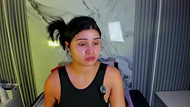 venusowen  online show from March 17, 2026, 1:14 pm