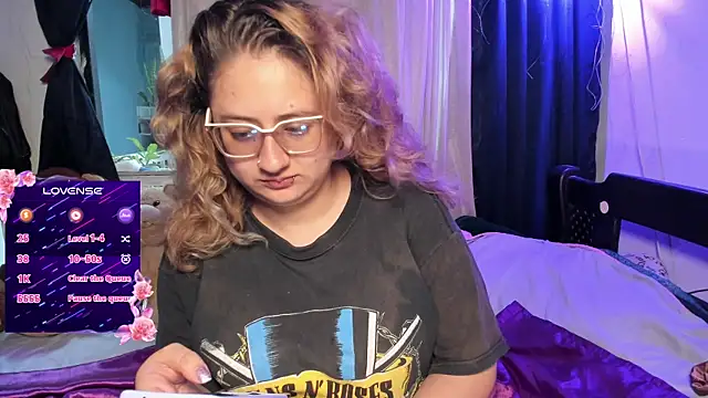 AnnieBigBoobs online show from October 4, 2025, 9:05 pm