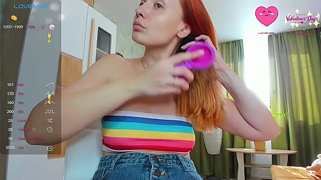 Snapshot of LuxieDelight chatting on February 2, 2025, 12:02 pm LuxieDelight online show from February 2, 2025, 12:02 pm