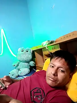 Snapshot of alexchir4 chatting on May 2, 2026, 7:30 pm alexchir4 online show from May 2, 2026, 7:30 pm