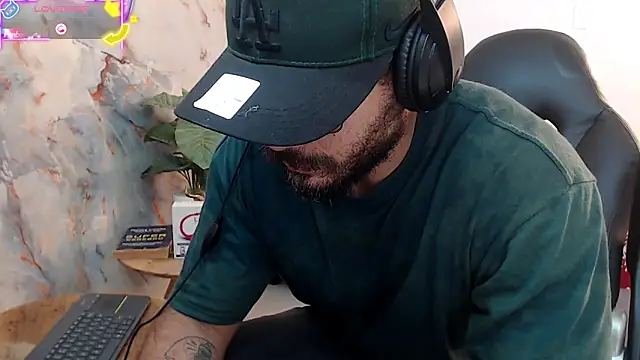 hanz col online show from October 9, 2025, 1:44 pm