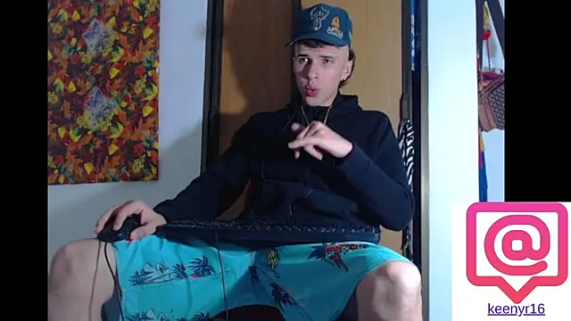 Snapshot of Keeny16 chatting on December 15, 2024, 7:24 am Keeny16 online show from December 15, 2024, 7:24 am