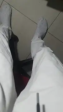 Snapshot of Keeny16 chatting on October 21, 2025, 4:34 am Keeny16 online show from October 21, 2025, 4:34 am