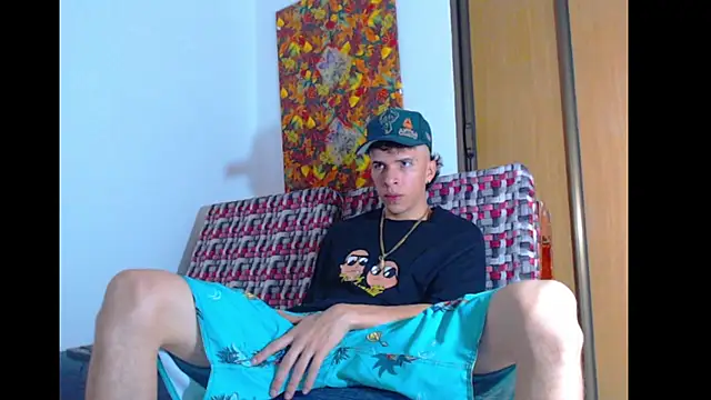 Snapshot of Keeny16 chatting on December 15, 2024, 4:15 pm Keeny16 online show from December 15, 2024, 4:15 pm