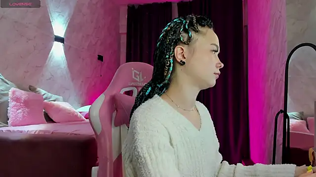 Kira yoon online show from November 13, 2025, 12:47 am