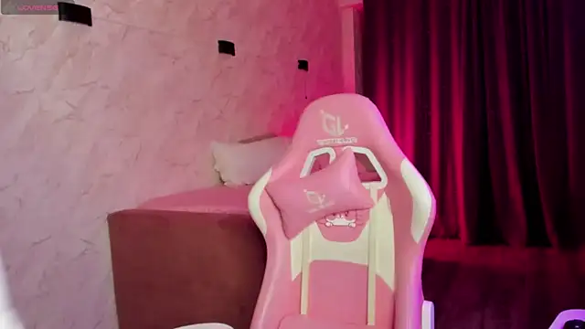 Kira yoon online show from November 25, 2025, 12:44 am