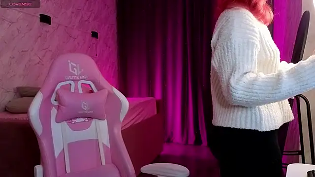 Kira yoon online show from December 2, 2025, 12:22 am