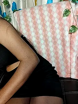 Reena Singh53 online show from March 17, 2025, 2:23 pm