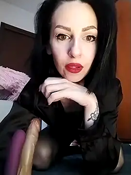 Snapshot of dahlia_82 chatting on April 1, 2026, 8:37 am dahlia 82 online show from April 1, 2026, 8:37 am