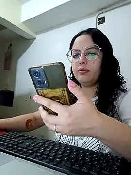 babyluna939 online show from March 26, 2026, 6:06 pm