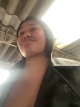 Snapshot of Little_Ivy chatting on November 24, 2025, 7:36 pm Little Ivy online show from November 24, 2025, 7:36 pm