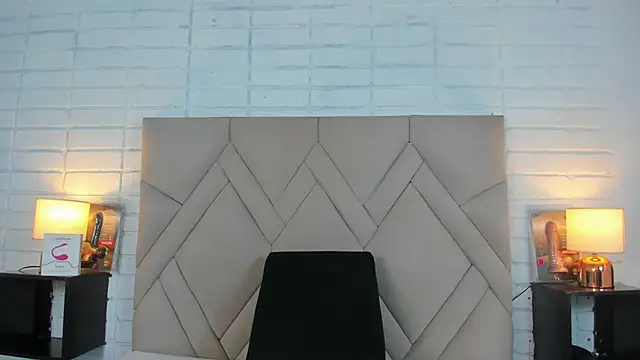 Isis Osman online show from March 13, 2025, 10:10 pm