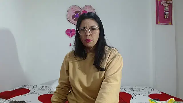 Snapshot of anybellucci43 chatting on September 16, 2025, 3:18 am anybellucci43 online show from September 16, 2025, 3:18 am