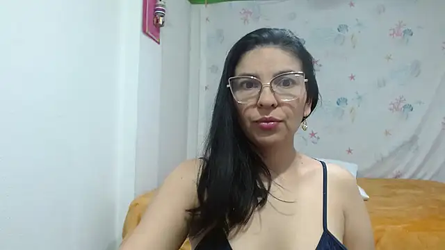 Snapshot of anybellucci43 chatting on March 10, 2025, 2:39 am anybellucci43 online show from March 10, 2025, 2:39 am