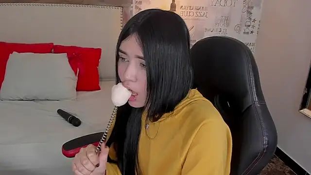 CASSIESTONEMM1 online show from December 28, 2024, 6:39 am