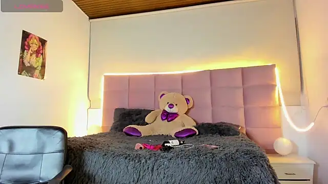 Nicolle ds online show from December 6, 2024, 1:57 am