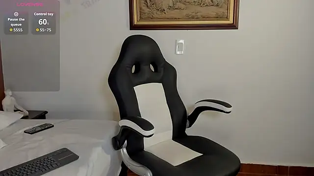 Snapshot of Wendy_Marchall chatting on November 6, 2025, 8:02 pm Wendy Marchall online show from November 6, 2025, 8:02 pm