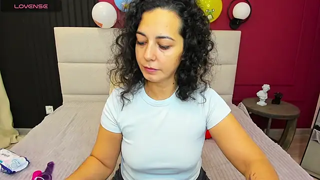 Linda Insatiable online show from October 4, 2025, 1:29 am