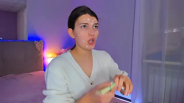 Laura Leee online show from February 28, 2026, 6:13 am