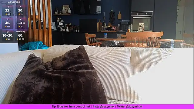 Luxymin34 online show from February 9, 2026, 9:51 am