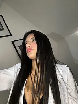 Dulceeany online show from October 7, 2025, 5:58 pm