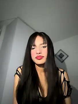 Dulceeany online show from November 17, 2025, 2:48 am