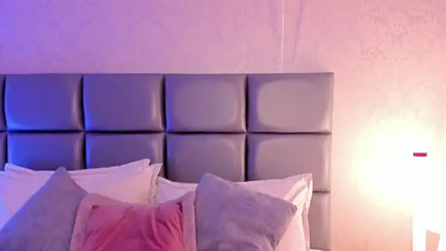 SpicySugar  online show from April 5, 2026, 8:04 pm