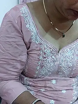 Snapshot of Urmila_bhabhii chatting on May 7, 2026, 3:22 am Urmila bhabhii online show from May 7, 2026, 3:22 am