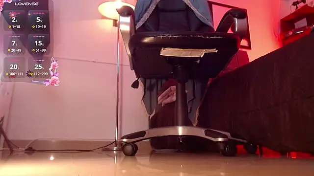 VictoriaMontero30000 online show from March 6, 2025, 9:31 pm