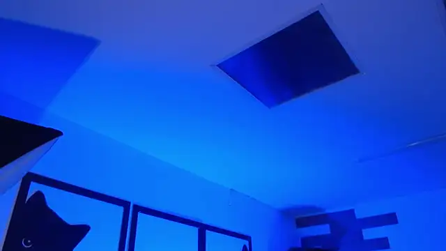 VictoriaMontero30000 online show from March 18, 2026, 5:47 pm