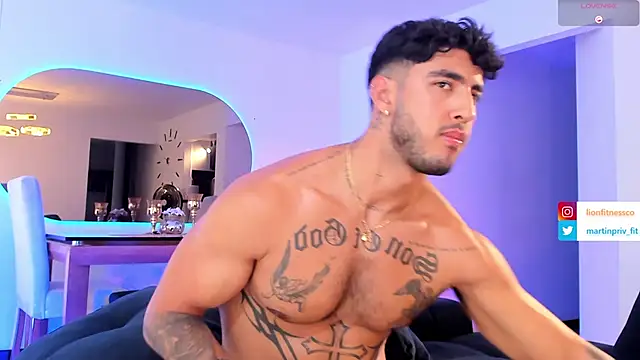 JACOB MARTINS online show from February 12, 2025, 9:54 pm