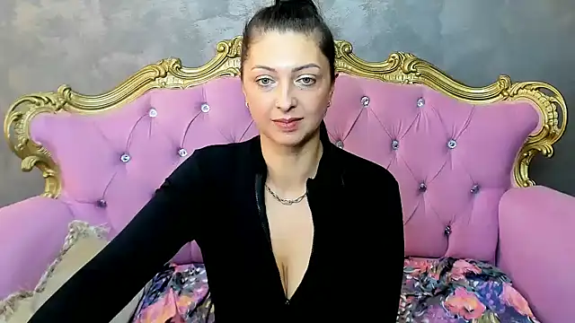 DivinSandra online show from February 22, 2025, 10:51 am