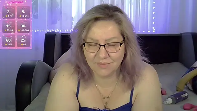 AngelinaGlam online show from October 12, 2025, 11:00 am