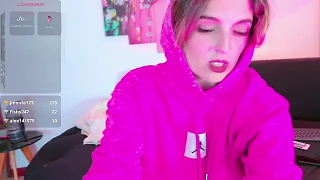 Lizzymontanaa online show from March 4, 2025, 7:19 am