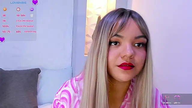 EmilyRouss  online show from March 5, 2025, 10:21 pm