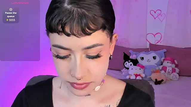 melody suarez online show from September 12, 2025, 11:04 pm