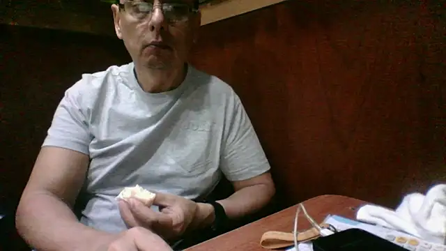 Snapshot of MarcusKelvin chatting on November 14, 2025, 1:59 pm MarcusKelvin online show from November 14, 2025, 1:59 pm