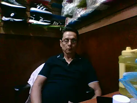 Snapshot of MarcusKelvin chatting on November 10, 2025, 4:12 pm MarcusKelvin online show from November 10, 2025, 4:12 pm