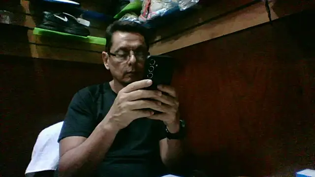 Snapshot of MarcusKelvin chatting on October 30, 2025, 7:33 pm MarcusKelvin online show from October 30, 2025, 7:33 pm