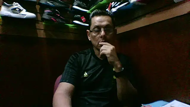 Snapshot of MarcusKelvin chatting on October 24, 2025, 11:42 am MarcusKelvin online show from October 24, 2025, 11:42 am