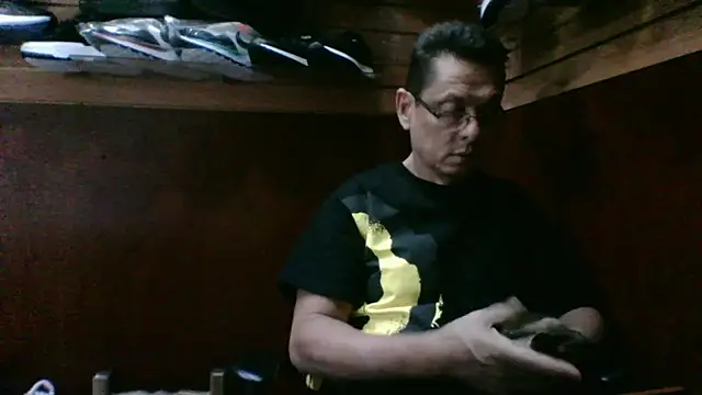 Snapshot of MarcusKelvin chatting on September 9, 2025, 3:32 pm MarcusKelvin online show from September 9, 2025, 3:32 pm