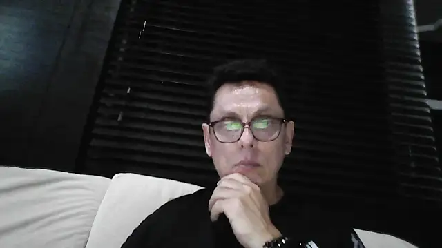 Snapshot of MarcusKelvin chatting on October 7, 2025, 12:22 am MarcusKelvin online show from October 7, 2025, 12:22 am